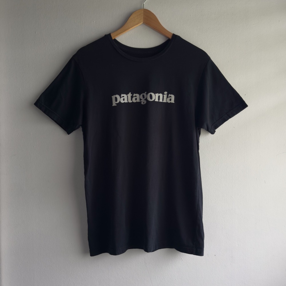 Patagonia Slim Fit P-6 Logo Graphic Tee Shirt Mens Medium Black Gorpcore